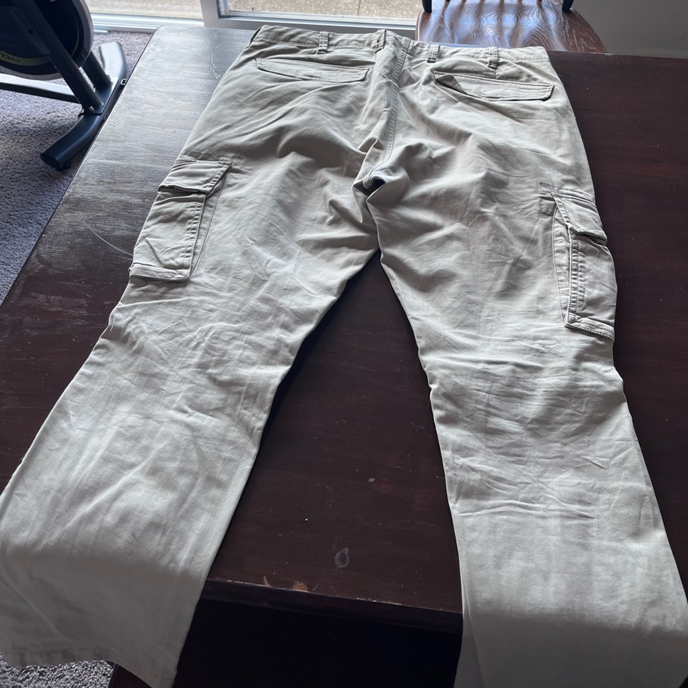 Gap cargos. 36 x 32